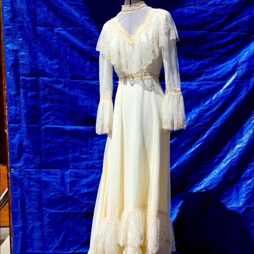 Vintage 1980’s wedding gown